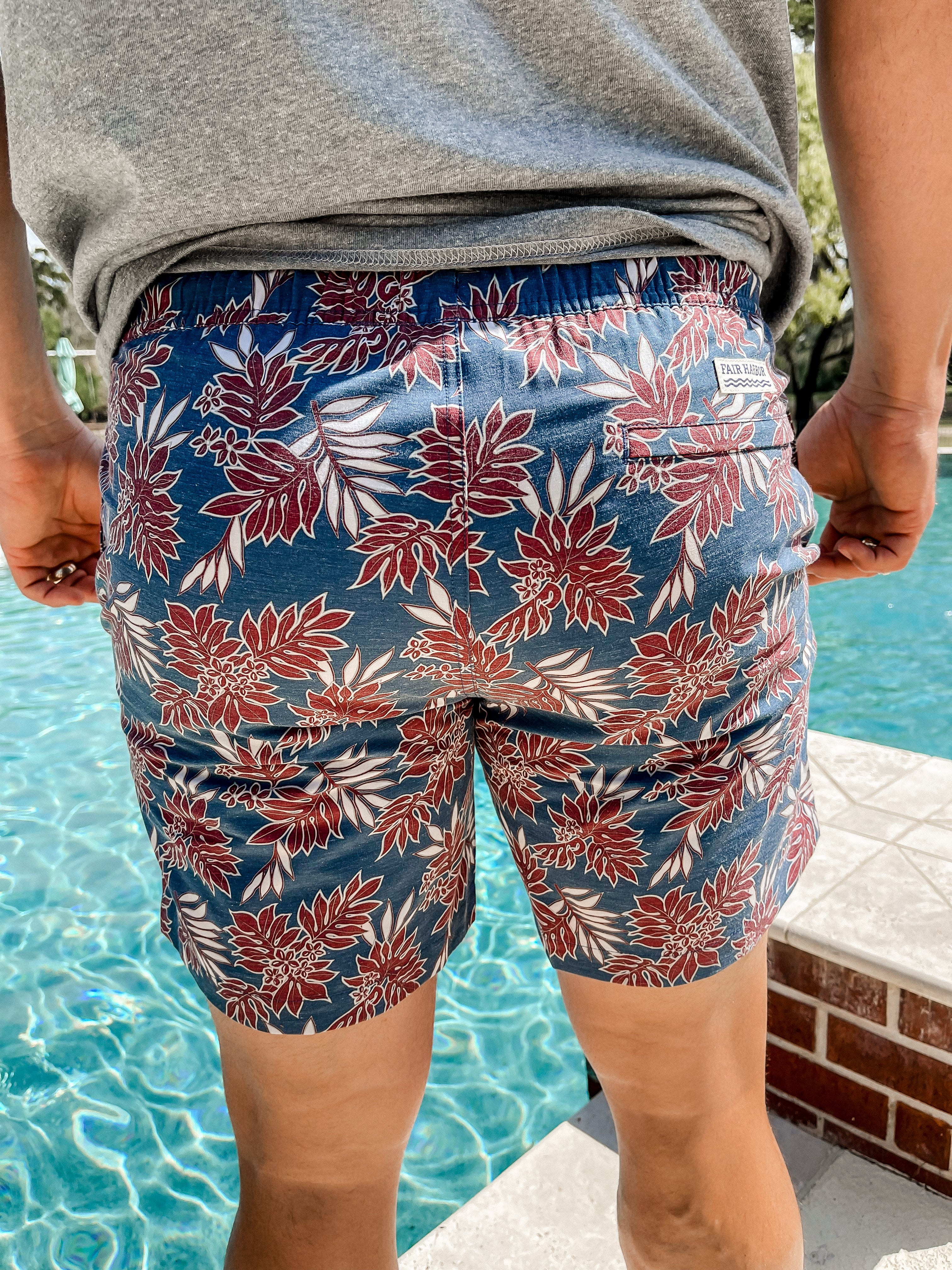 The Bayberry Trunk - Navy Crimson Leaves